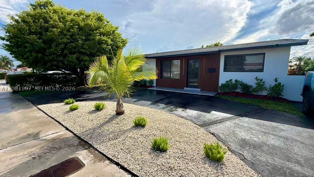 3210 SW 94th Ct, Miami FL 33165