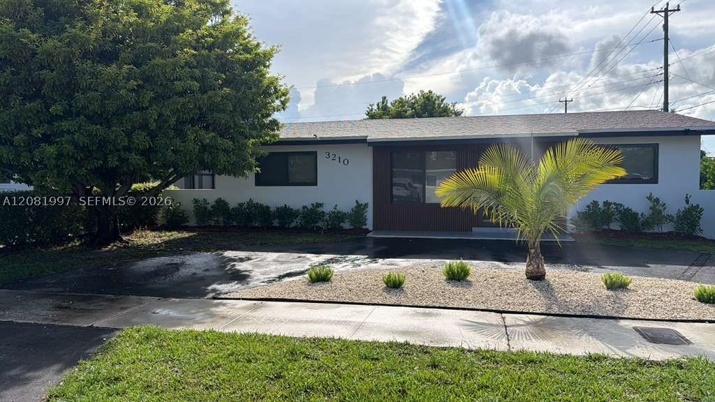 3210 SW 94th Ct, Miami FL 33165
