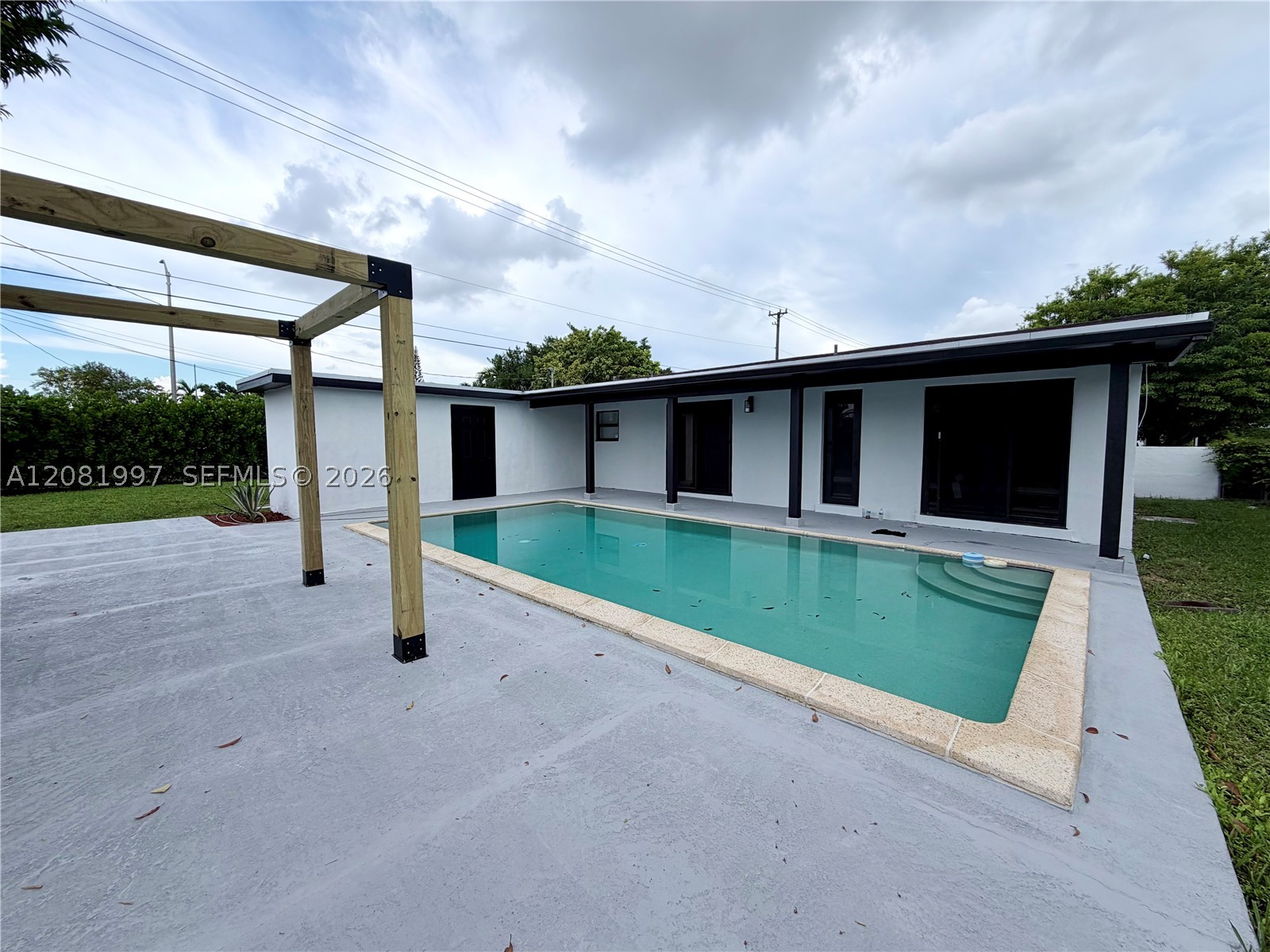 3210 SW 94th Ct, Miami FL 33165
