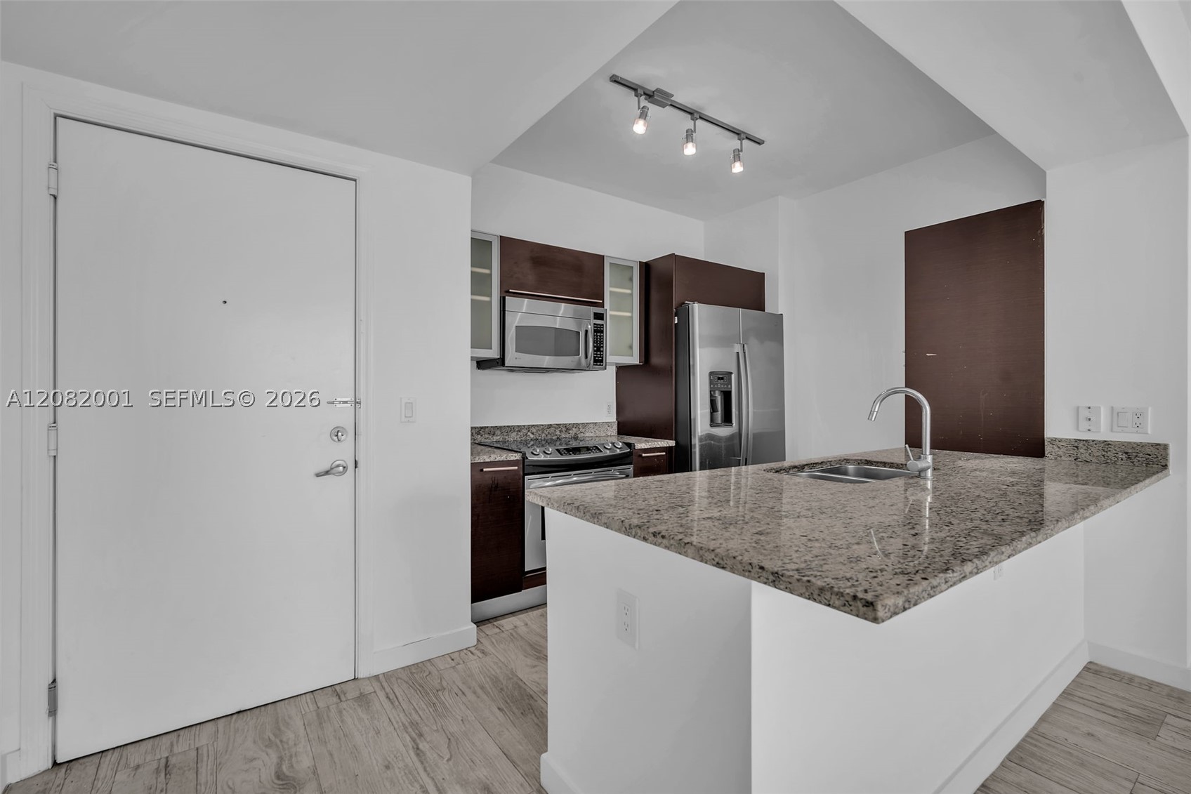 951 Brickell Ave #2403, Miami FL 33131