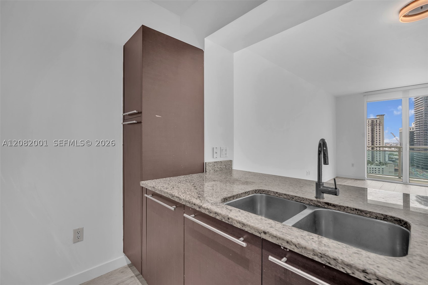 951 Brickell Ave #2403, Miami FL 33131