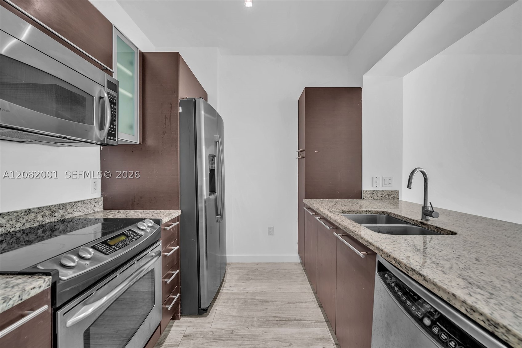 951 Brickell Ave #2403, Miami FL 33131