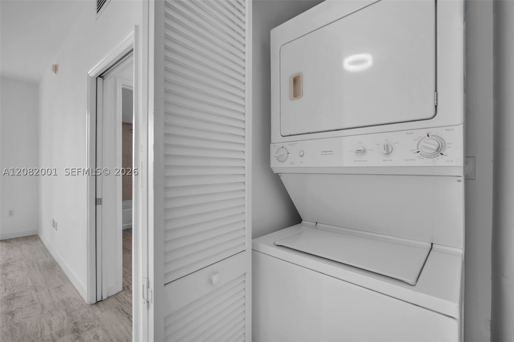 951 Brickell Ave #2403, Miami FL 33131