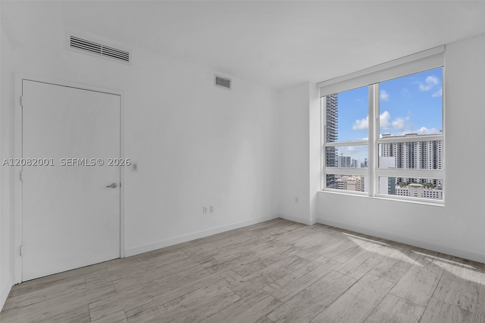 951 Brickell Ave #2403, Miami FL 33131