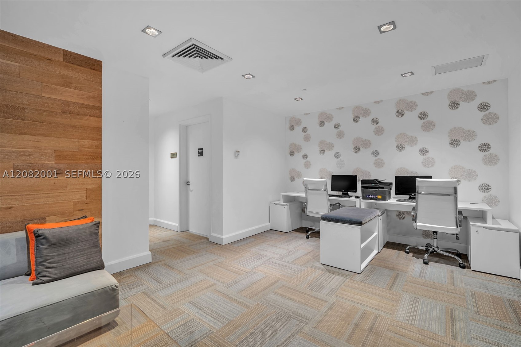 951 Brickell Ave #2403, Miami FL 33131