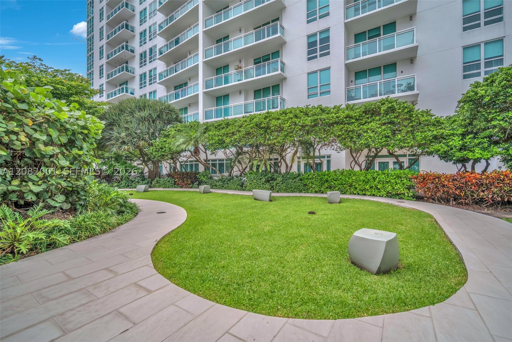 951 Brickell Ave #2403, Miami FL 33131