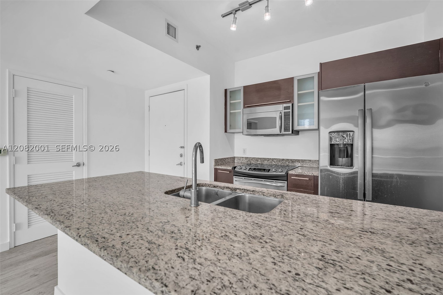 951 Brickell Ave #2403, Miami FL 33131