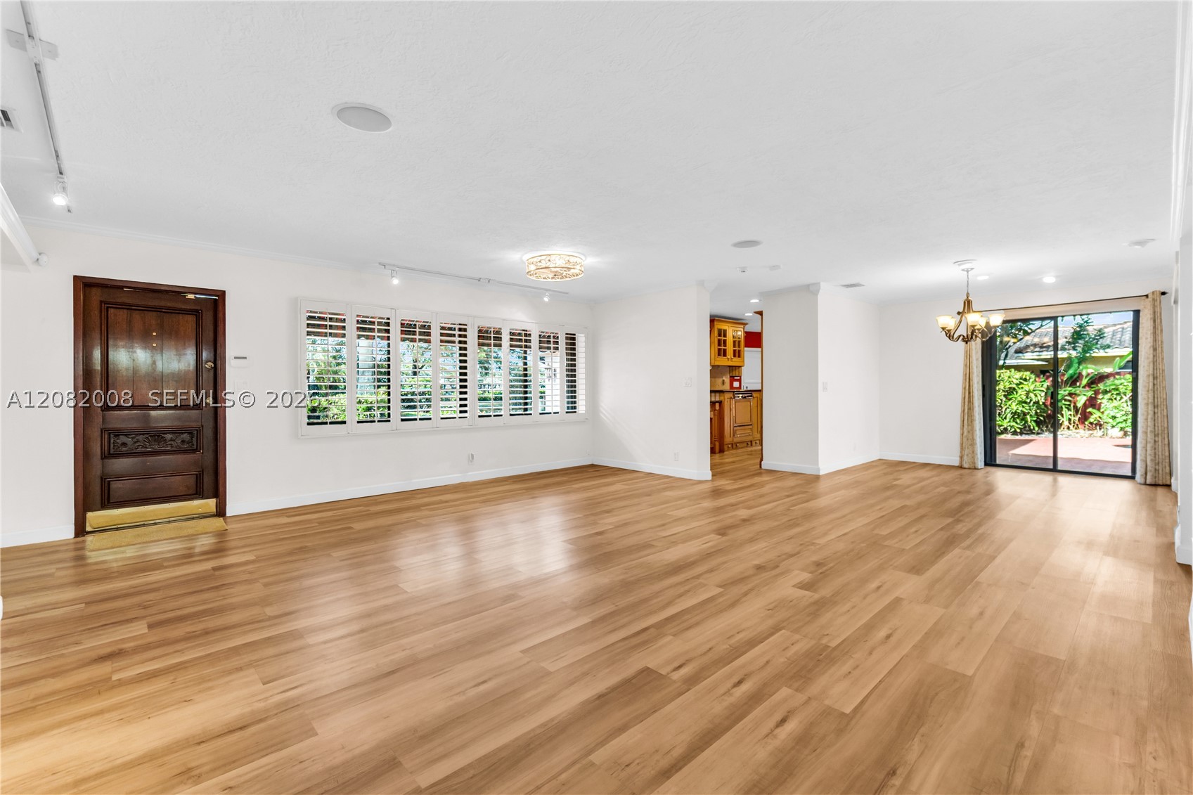 2533 NE 35th Dr, Fort Lauderdale FL 33308