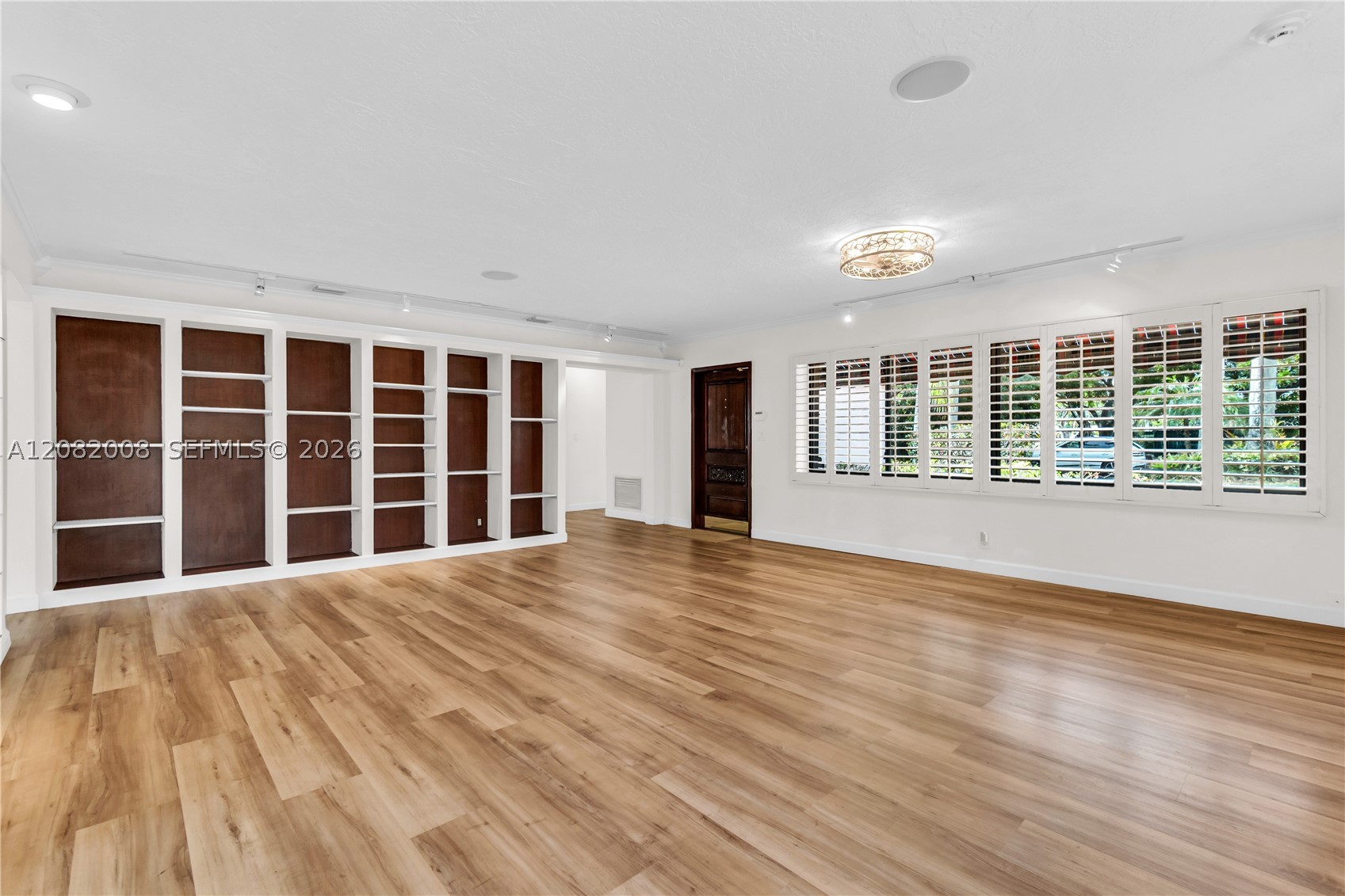 2533 NE 35th Dr, Fort Lauderdale FL 33308