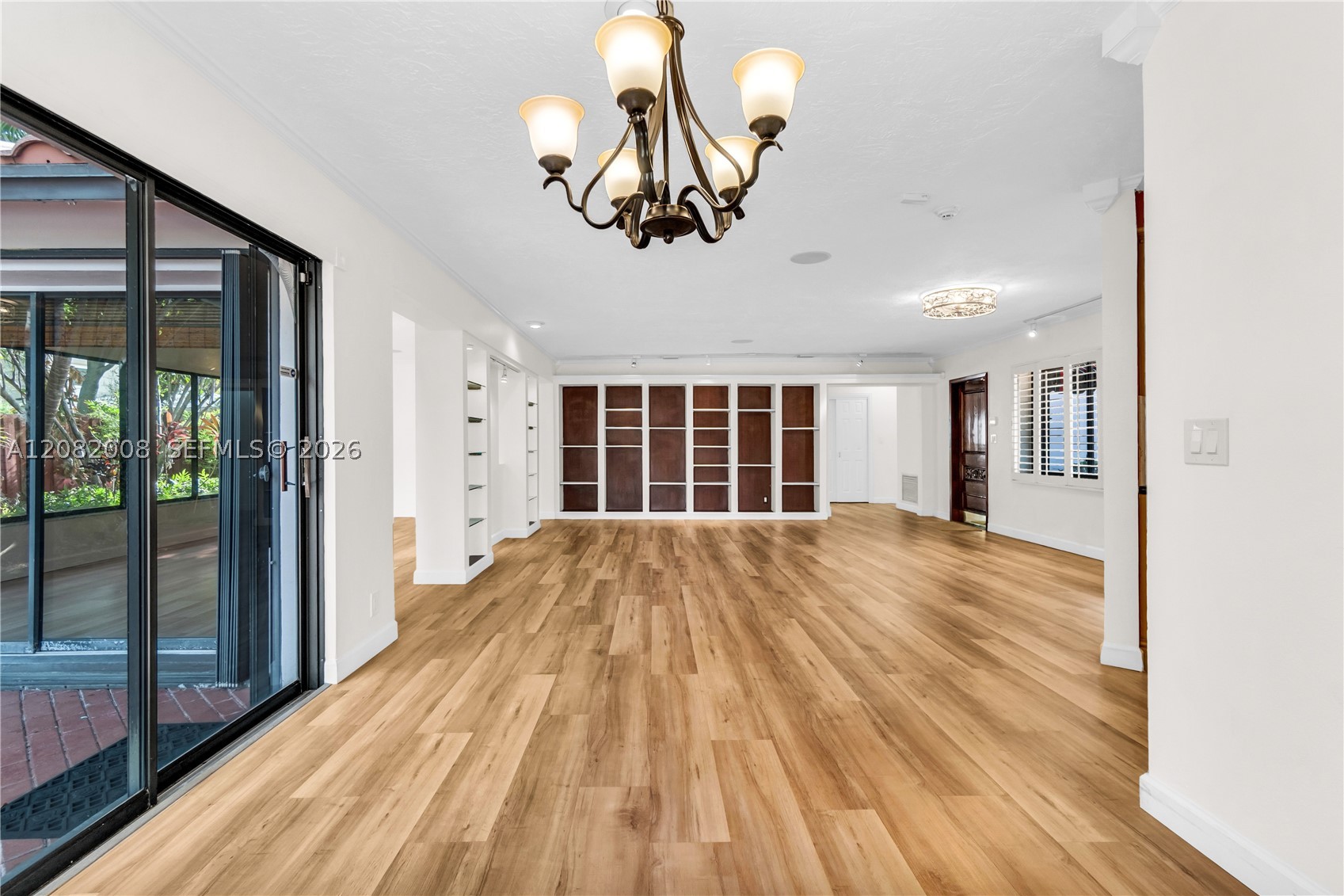 2533 NE 35th Dr, Fort Lauderdale FL 33308