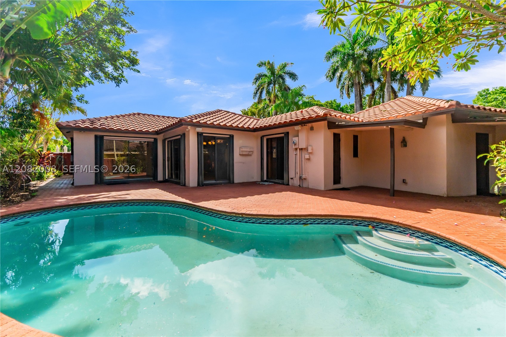 2533 NE 35th Dr, Fort Lauderdale FL 33308