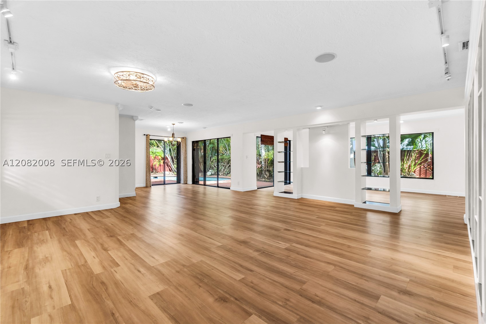 2533 NE 35th Dr, Fort Lauderdale FL 33308