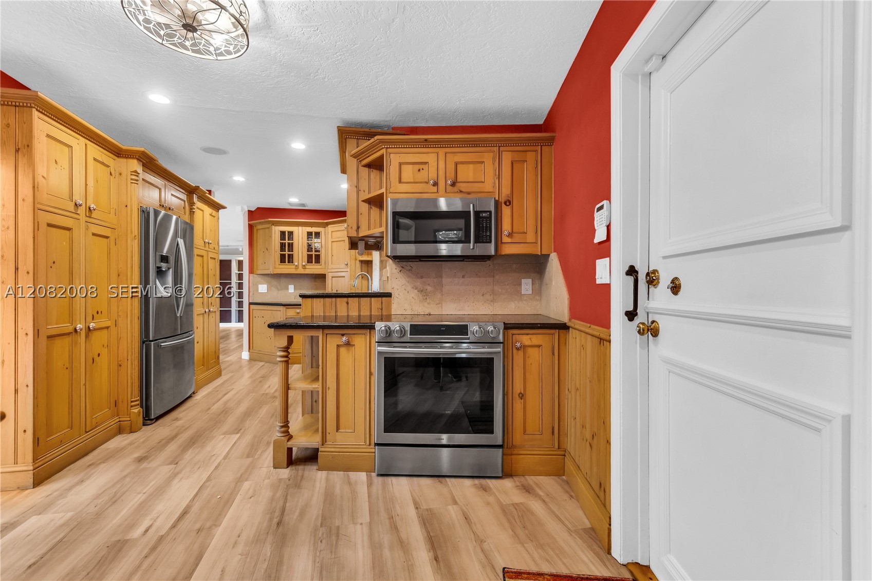2533 NE 35th Dr, Fort Lauderdale FL 33308