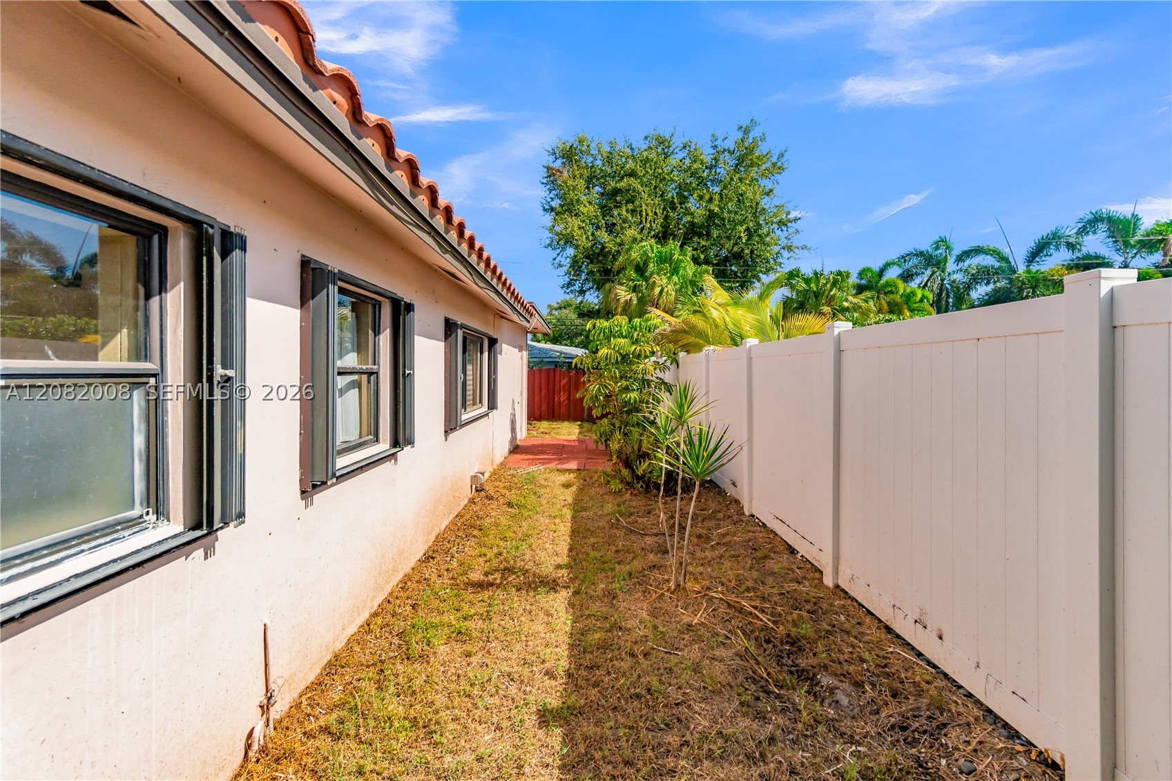 2533 NE 35th Dr, Fort Lauderdale FL 33308