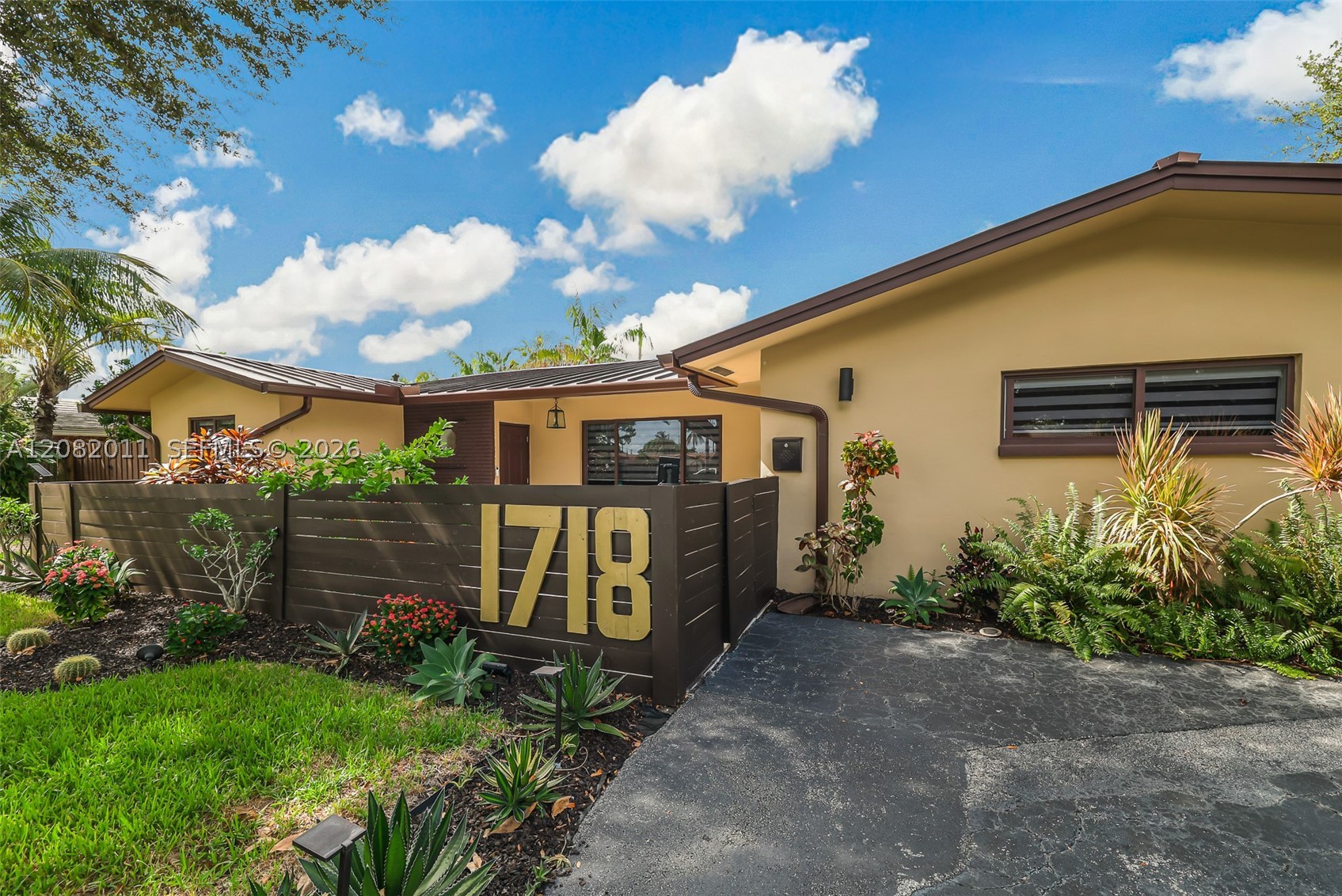 1718 NE 58th St, Fort Lauderdale FL 33334