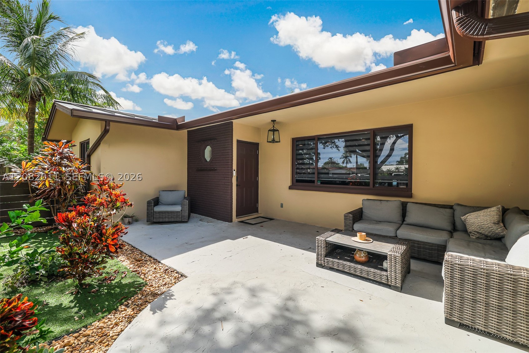 1718 NE 58th St, Fort Lauderdale FL 33334