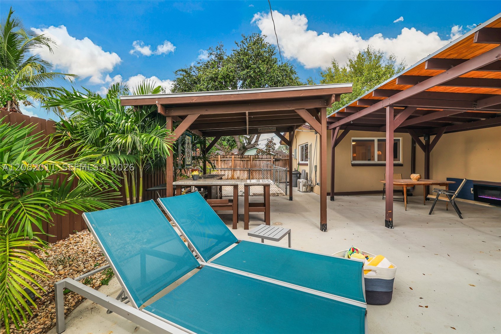 1718 NE 58th St, Fort Lauderdale FL 33334
