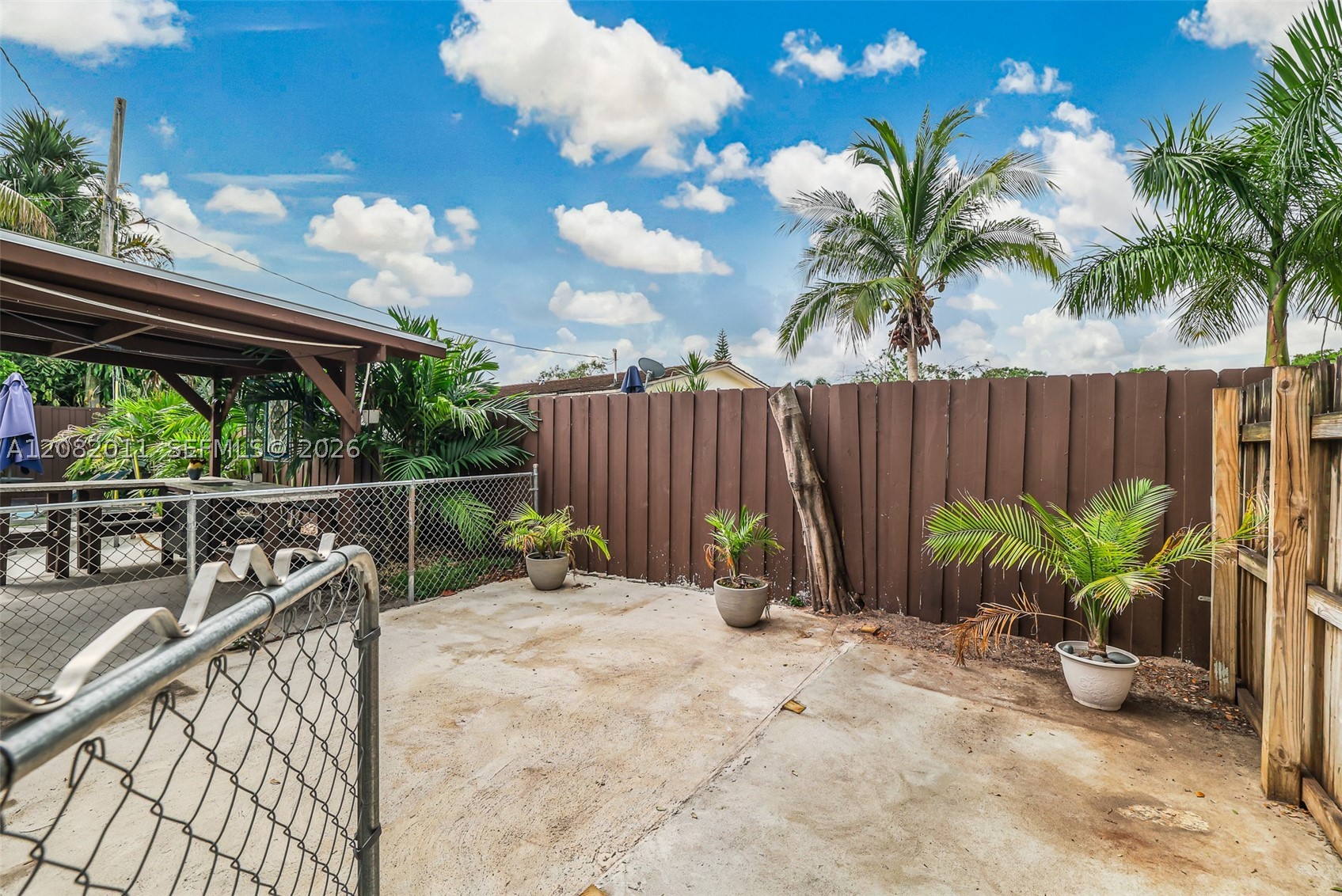 1718 NE 58th St, Fort Lauderdale FL 33334