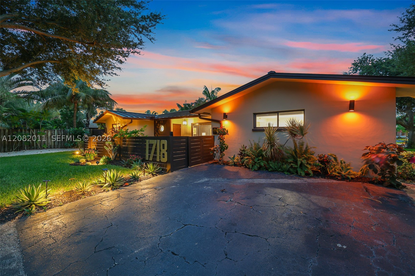 1718 NE 58th St, Fort Lauderdale FL 33334