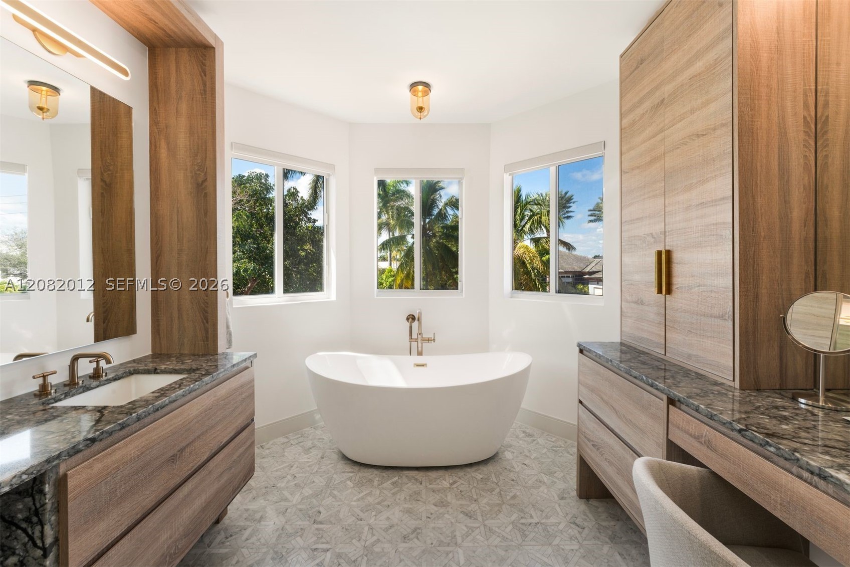 2181 N Bay Rd, Miami Beach FL 33140
