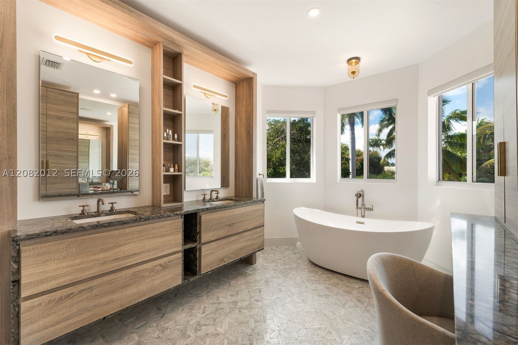 2181 N Bay Rd, Miami Beach FL 33140