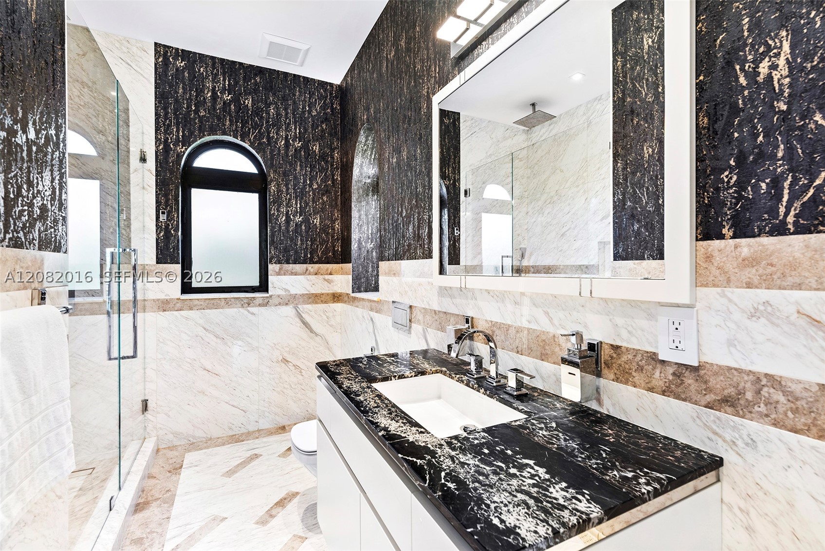 498 N Parkway Pkwy, Golden Beach FL 33160