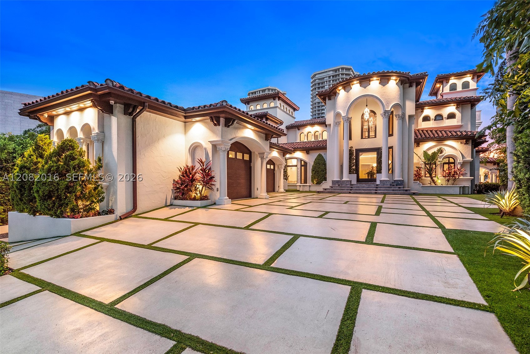 498 N Parkway Pkwy, Golden Beach FL 33160