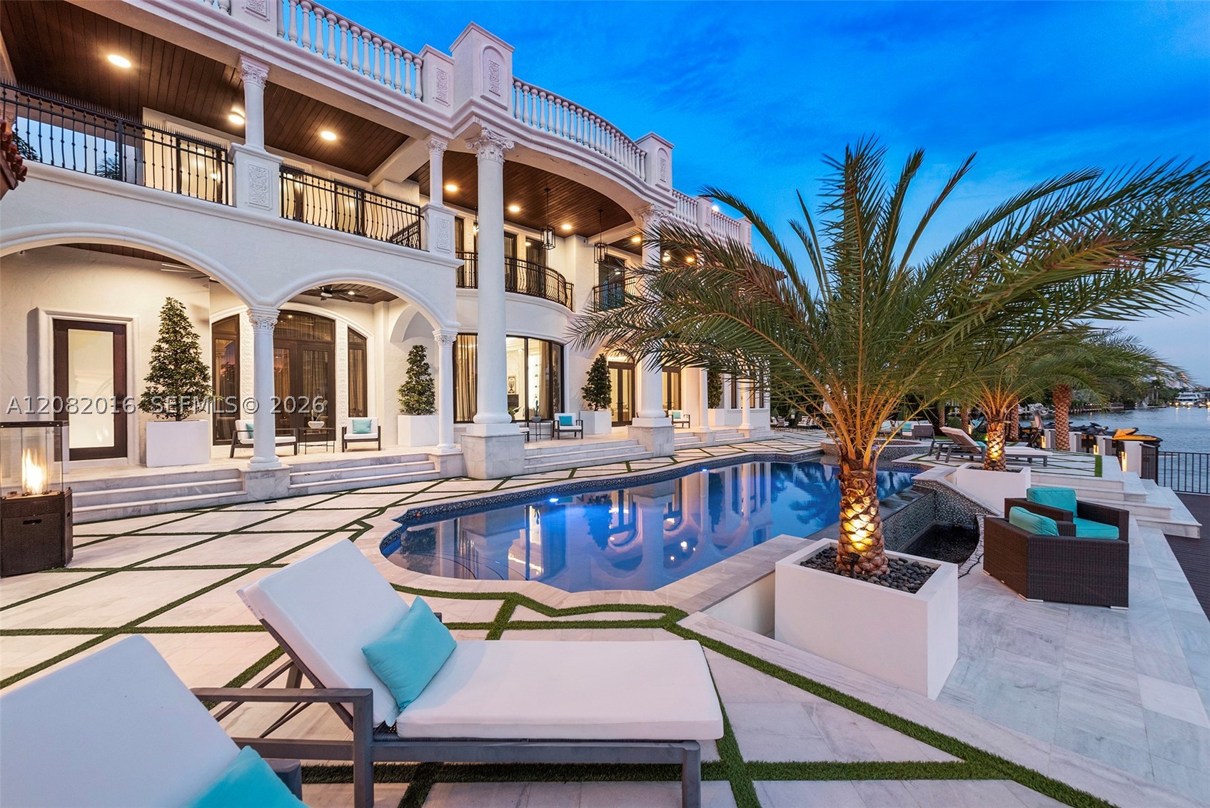 498 N Parkway Pkwy, Golden Beach FL 33160