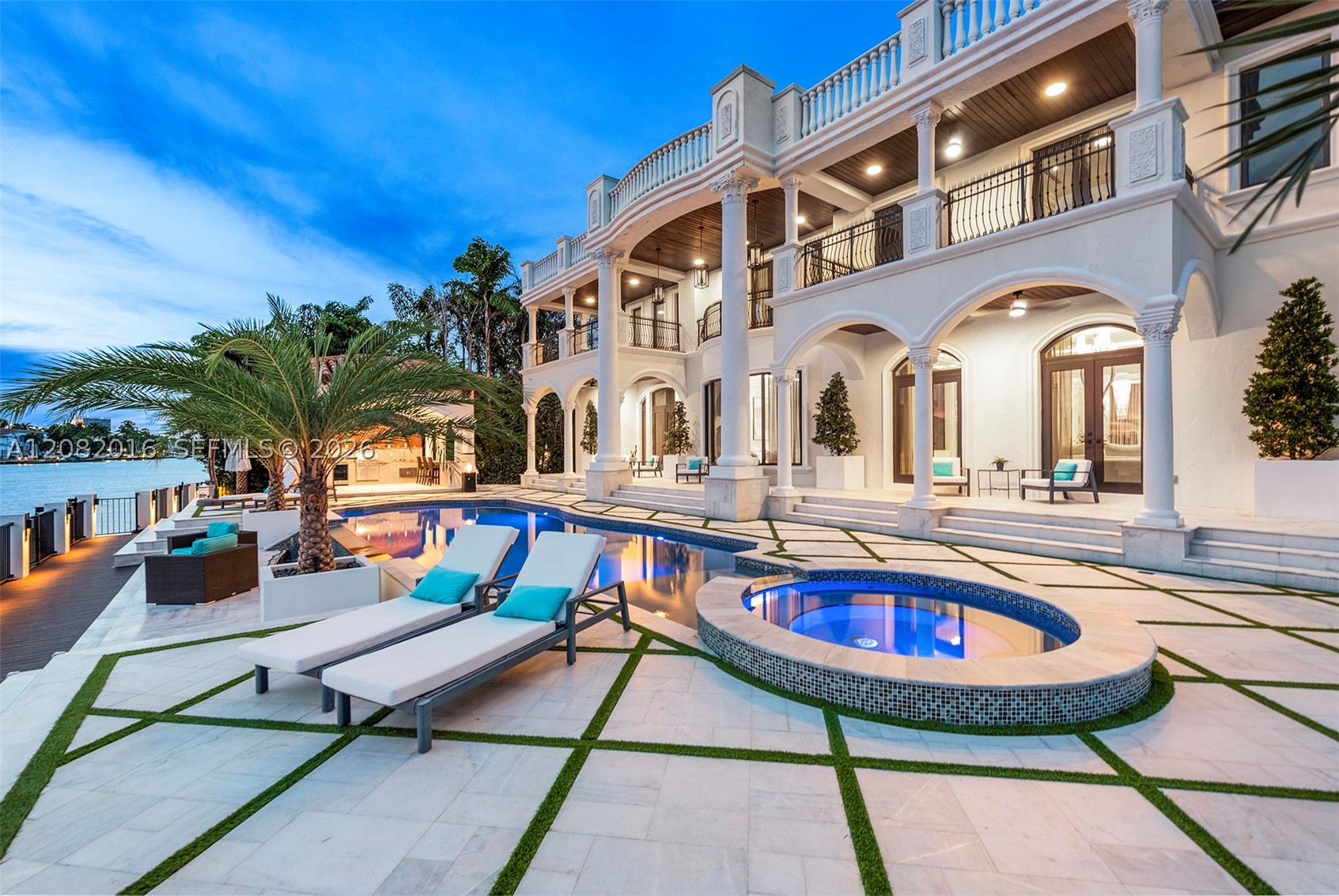 498 N Parkway Pkwy, Golden Beach FL 33160