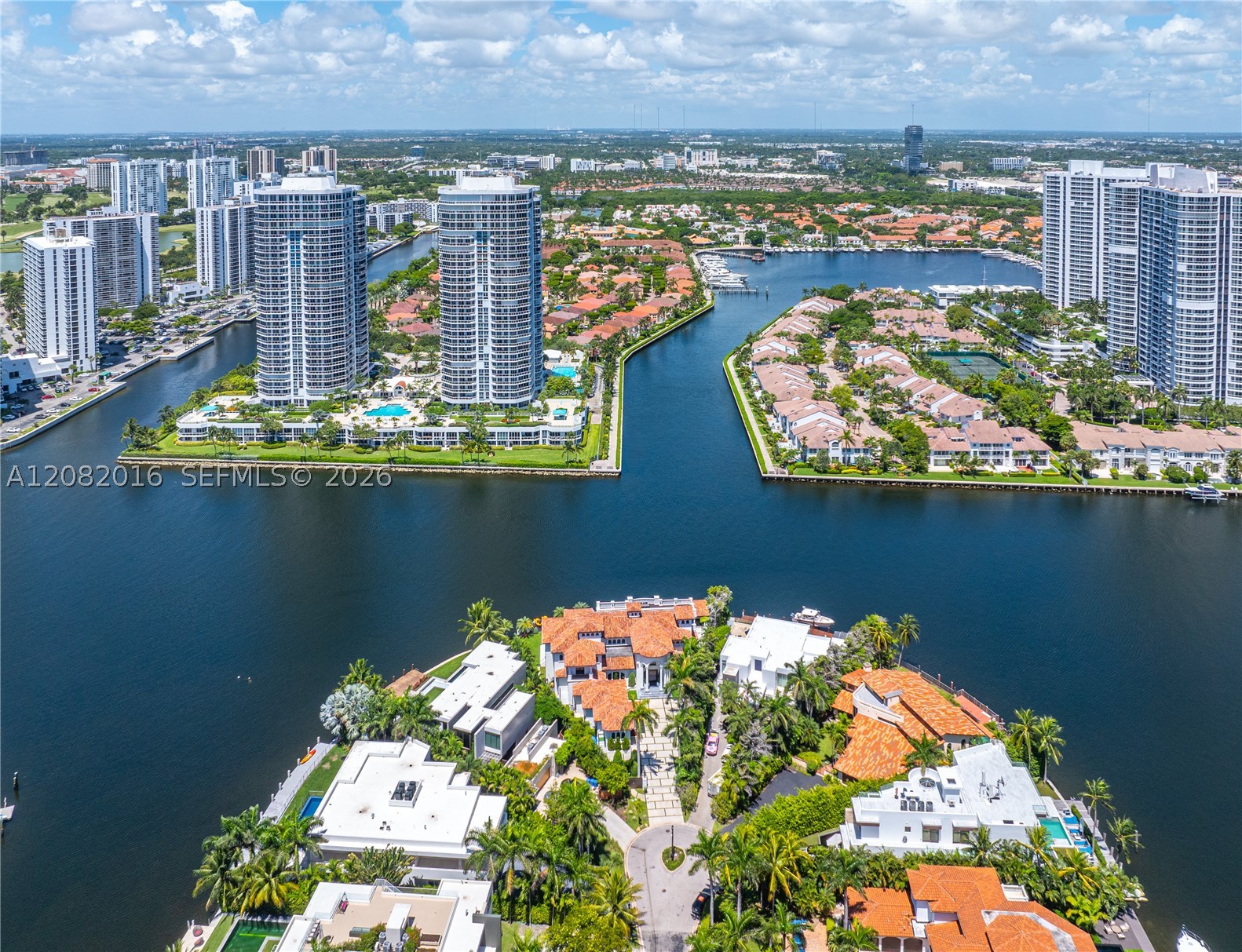 498 N Parkway Pkwy, Golden Beach FL 33160