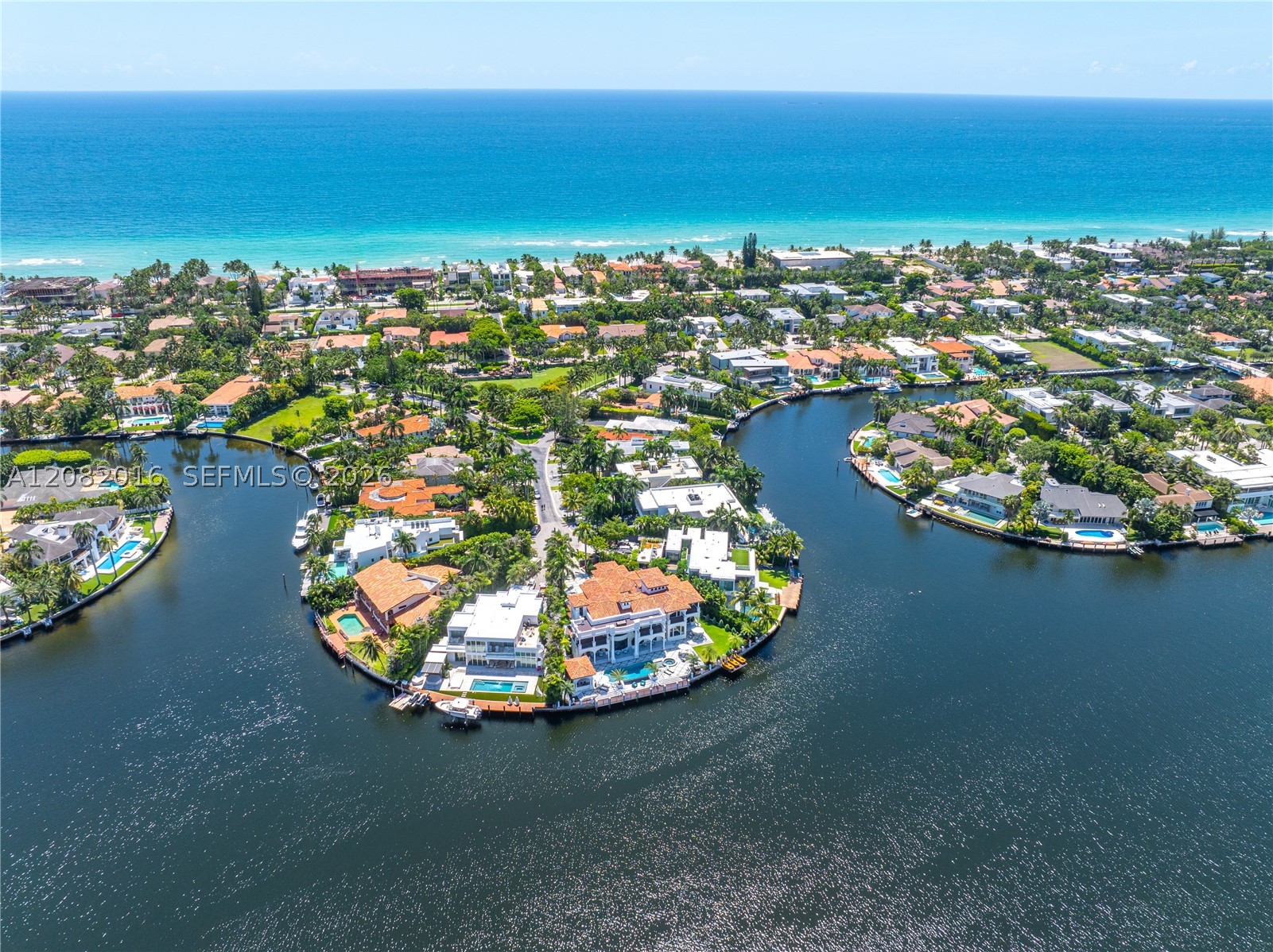 498 N Parkway Pkwy, Golden Beach FL 33160
