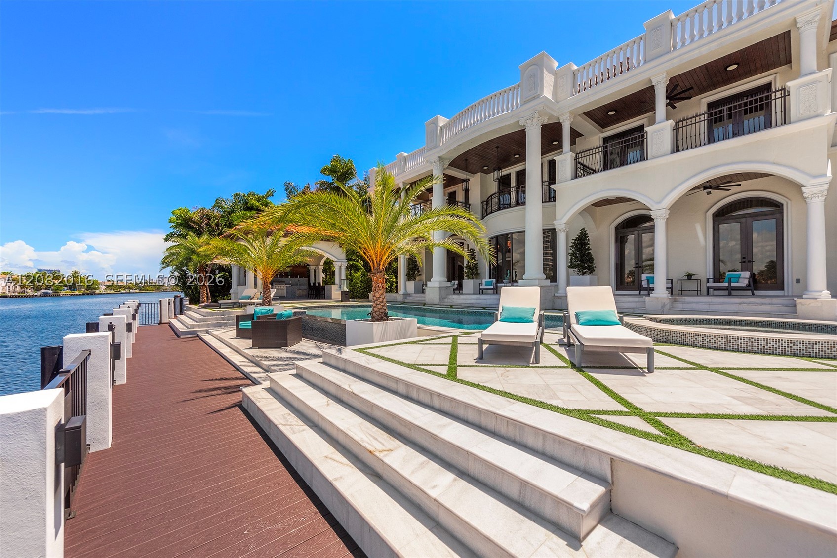 498 N Parkway Pkwy, Golden Beach FL 33160