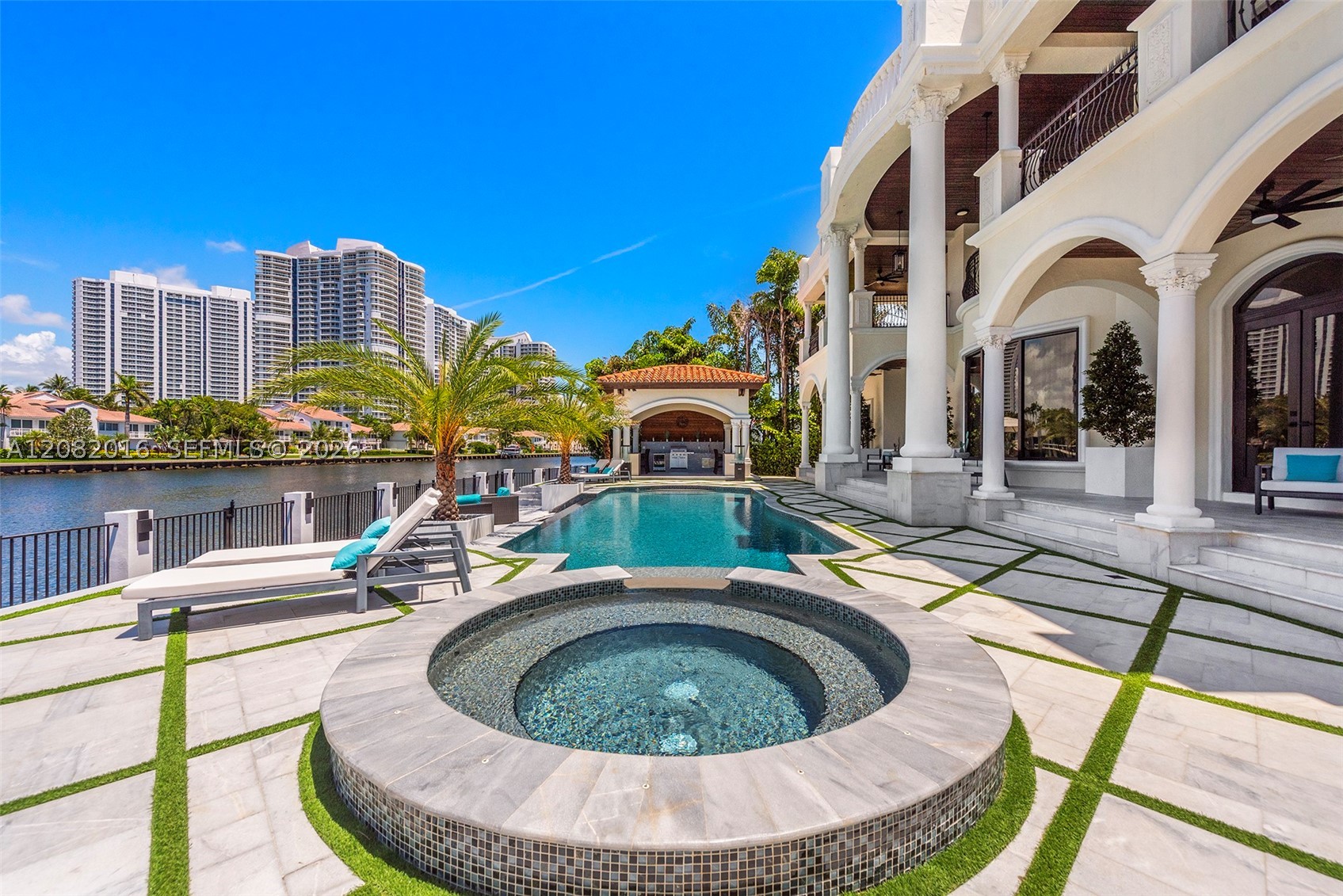 498 N Parkway Pkwy, Golden Beach FL 33160