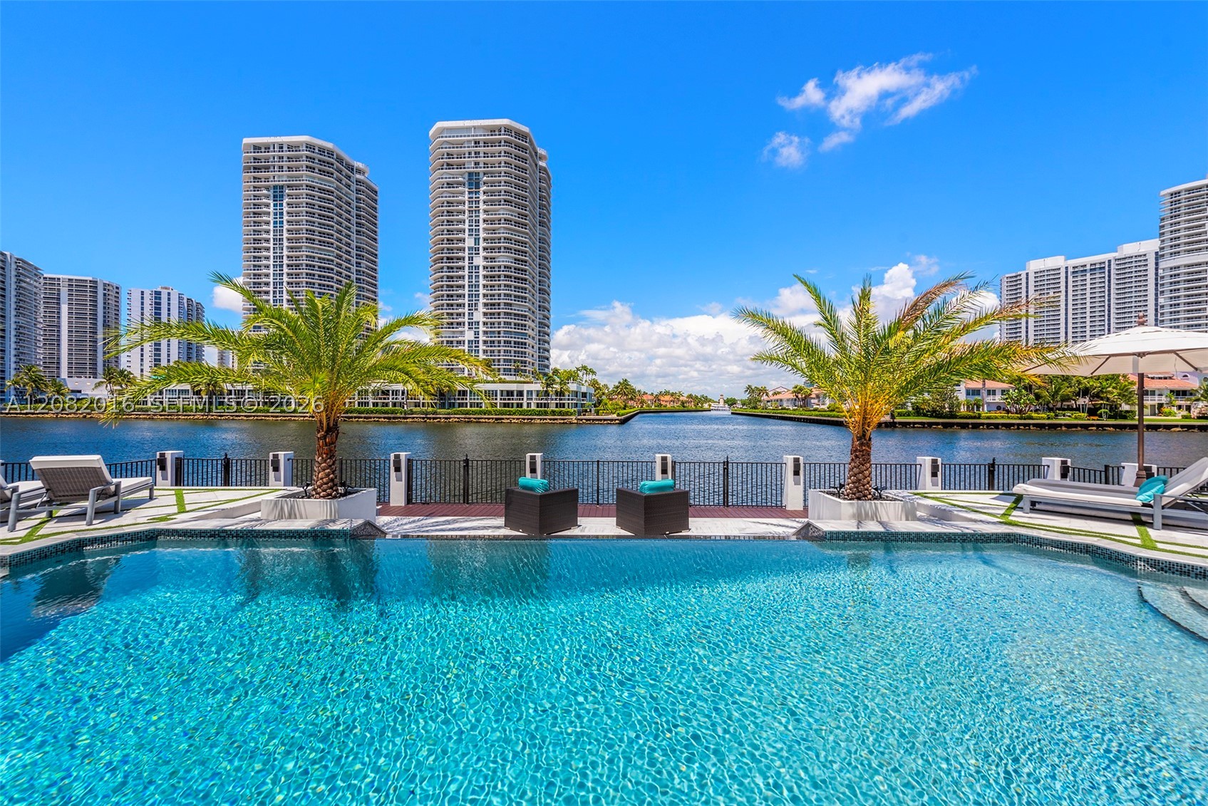 498 N Parkway Pkwy, Golden Beach FL 33160