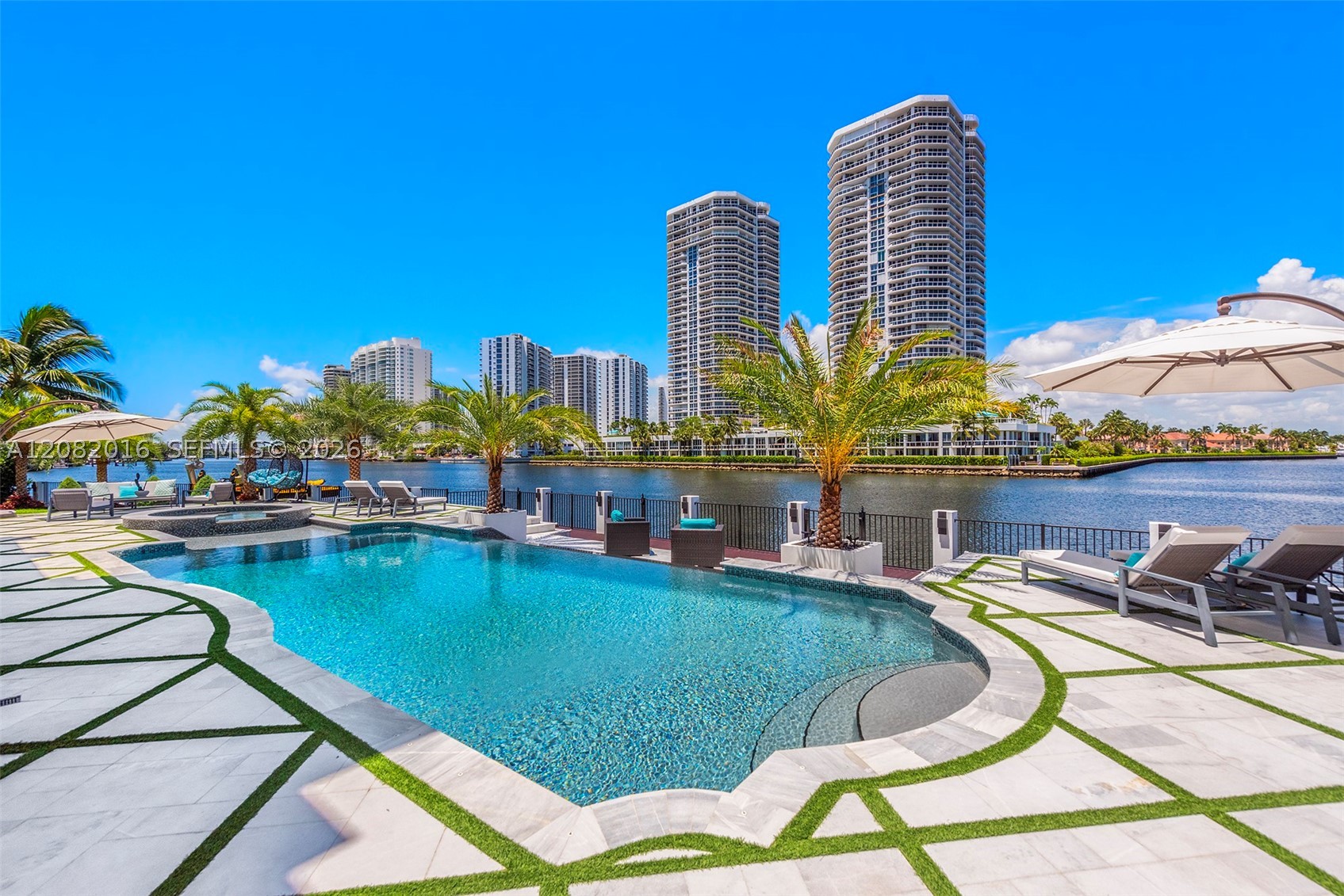 498 N Parkway Pkwy, Golden Beach FL 33160