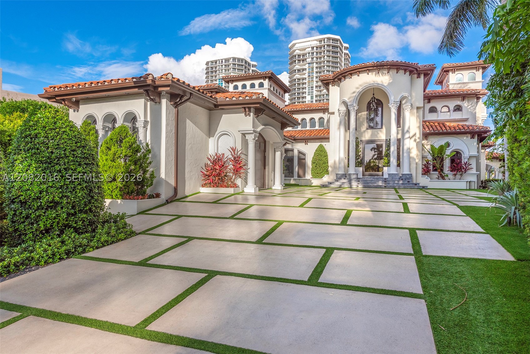498 N Parkway Pkwy, Golden Beach FL 33160