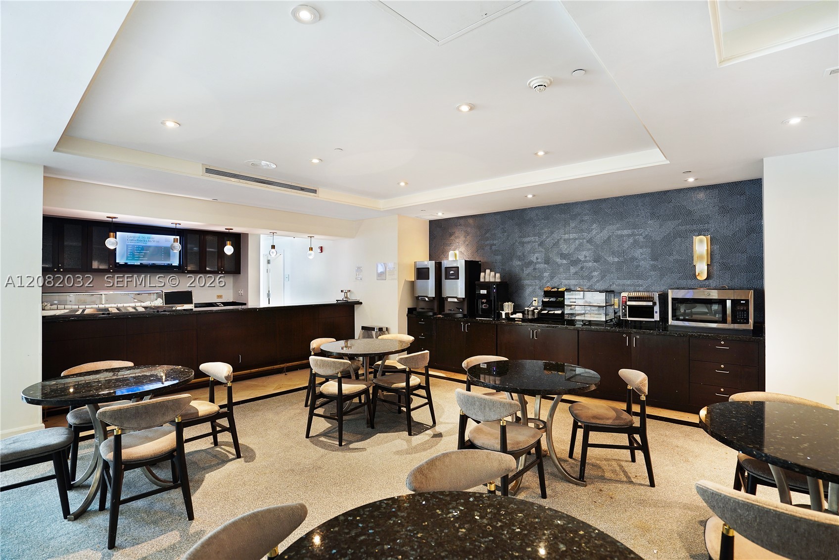4391 Collins Ave #905, Miami Beach FL 33140