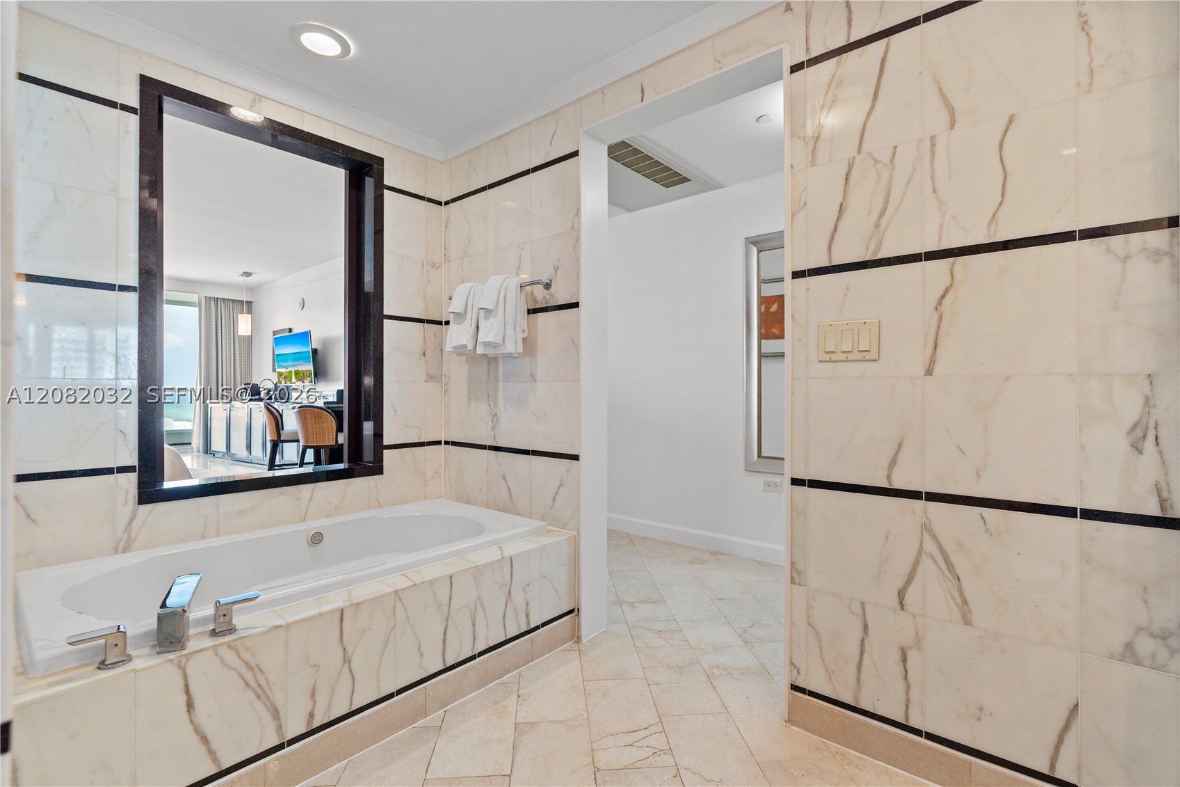 4391 Collins Ave #905, Miami Beach FL 33140