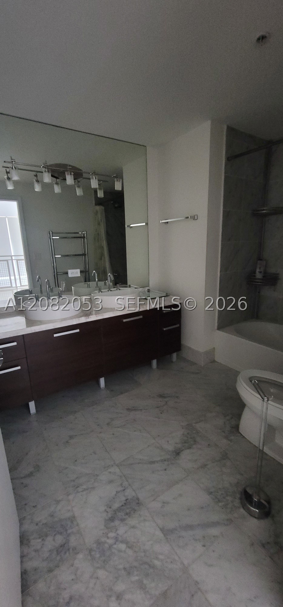 244 Biscayne Blvd #652, Miami FL 33132