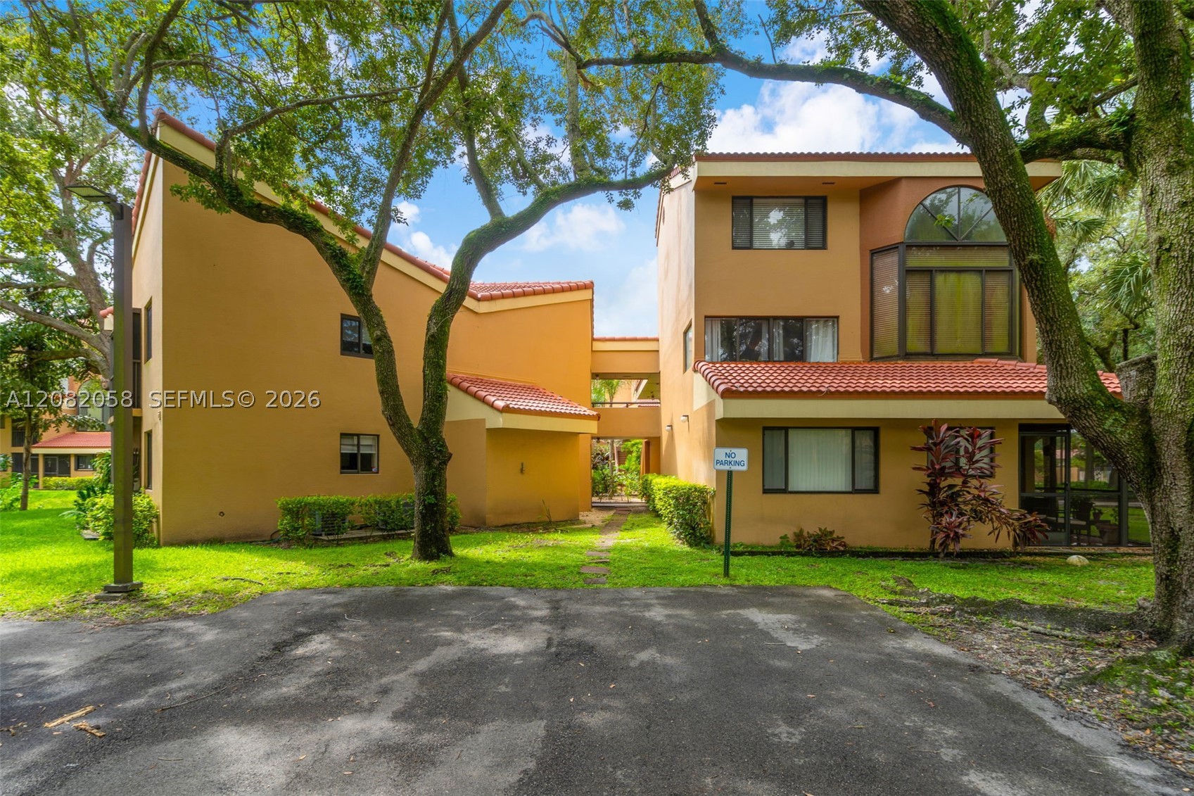 15495 Miami Lakeway N #101, Miami Lakes FL 33014