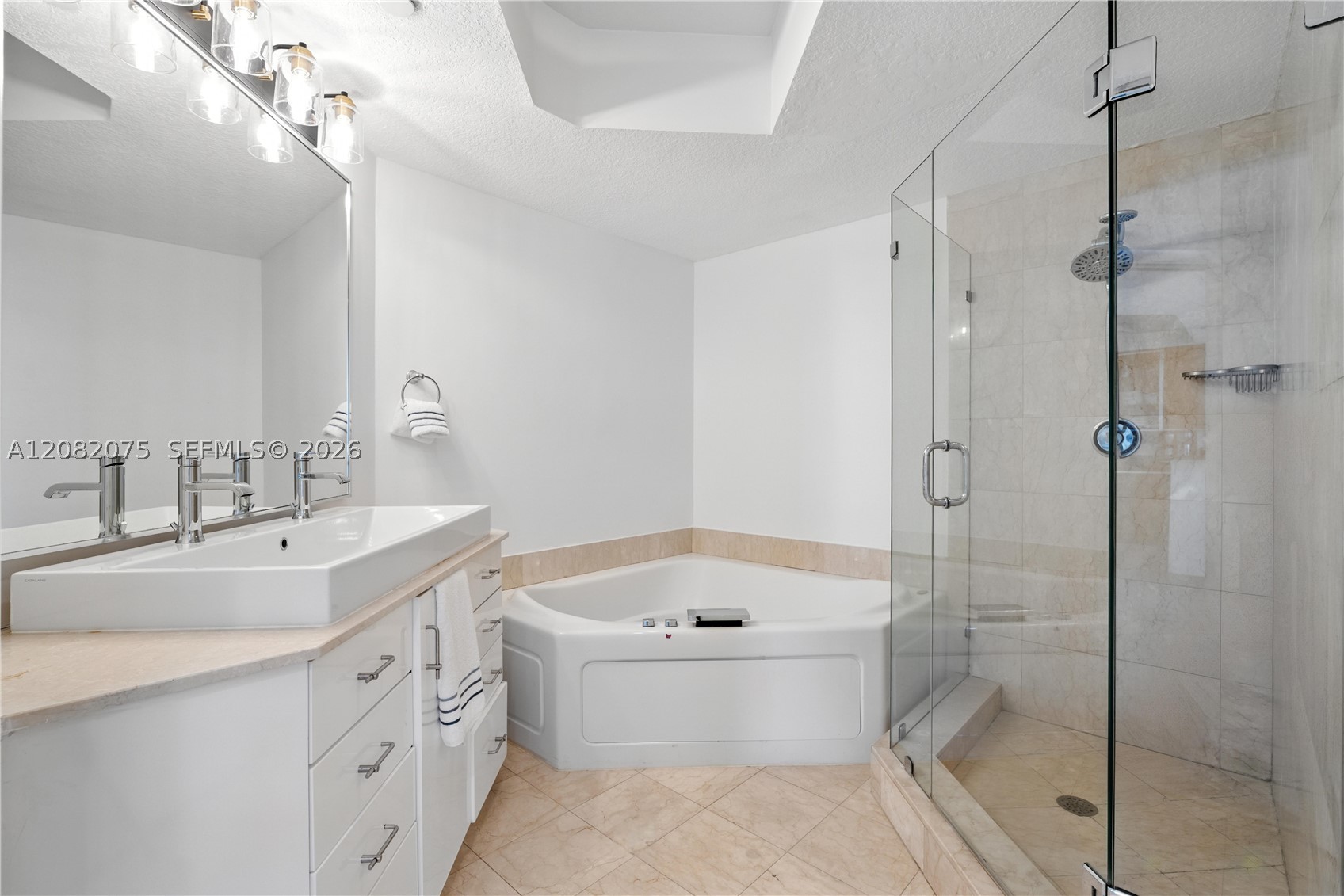 10 Venetian Way #604, Miami Beach FL 33139