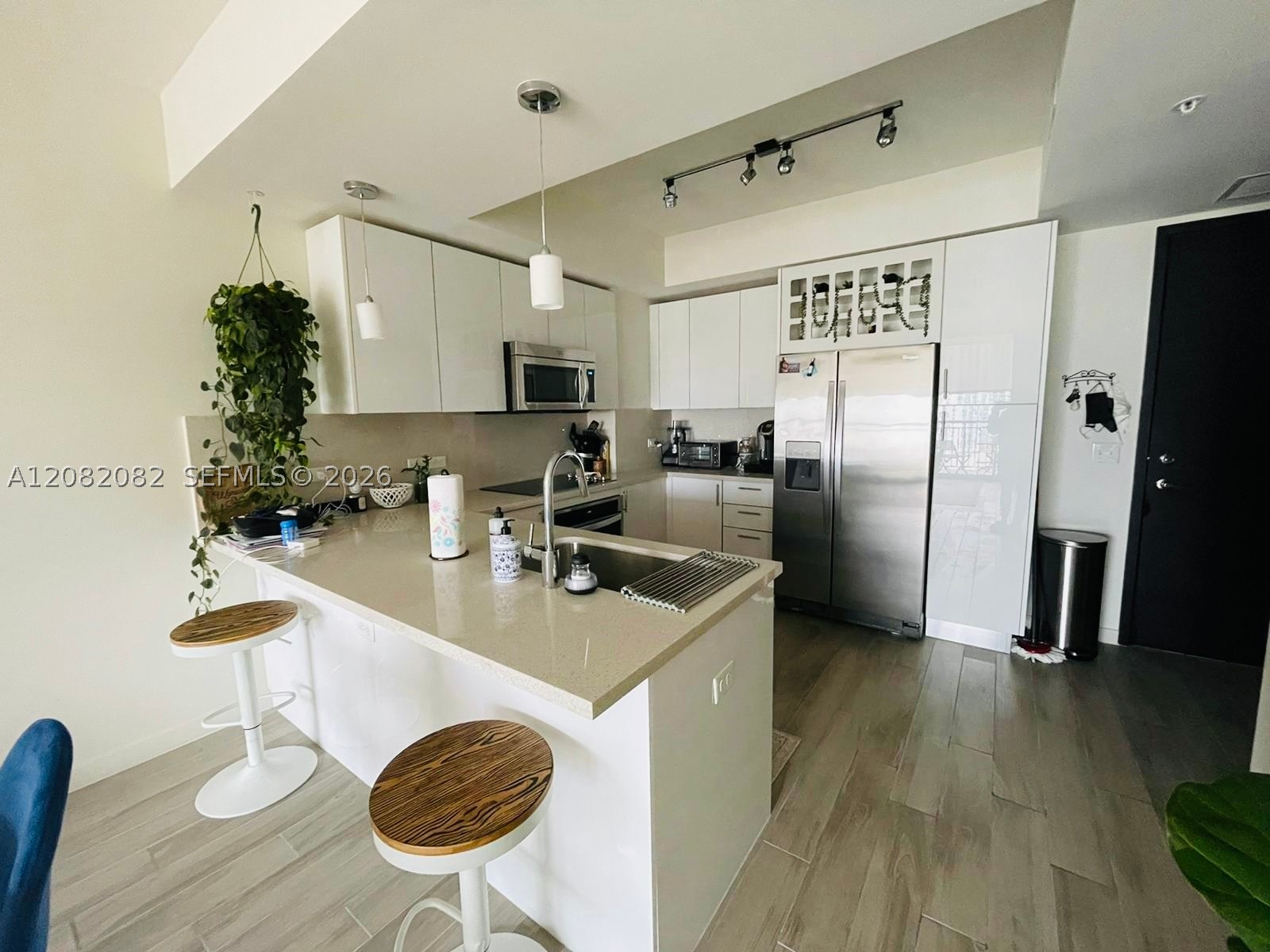 999 SW 1st AVE #2710, Miami FL 33130