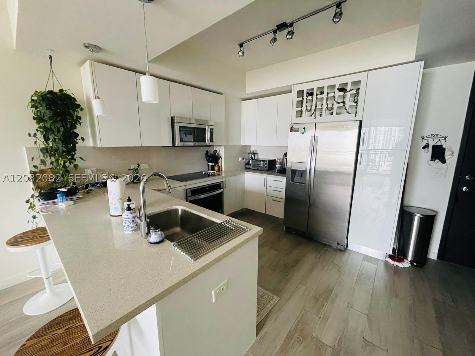 999 SW 1st AVE #2710, Miami FL 33130