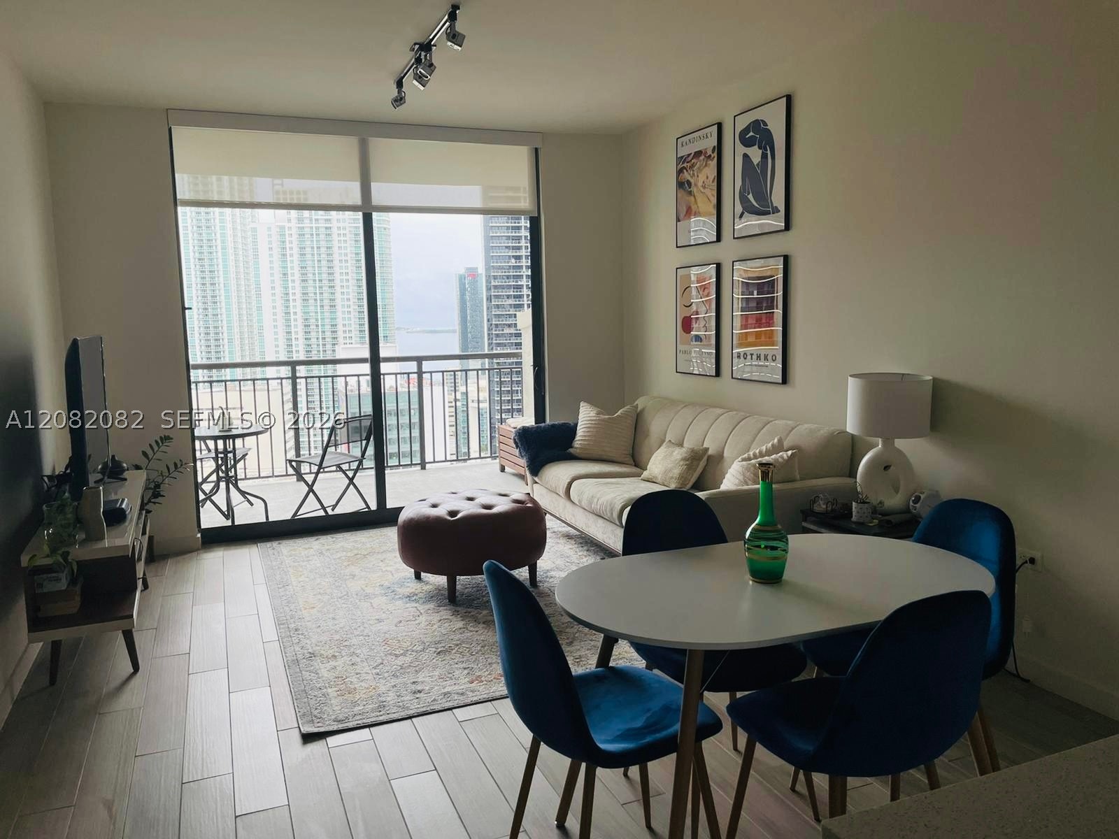 999 SW 1st AVE #2710, Miami FL 33130