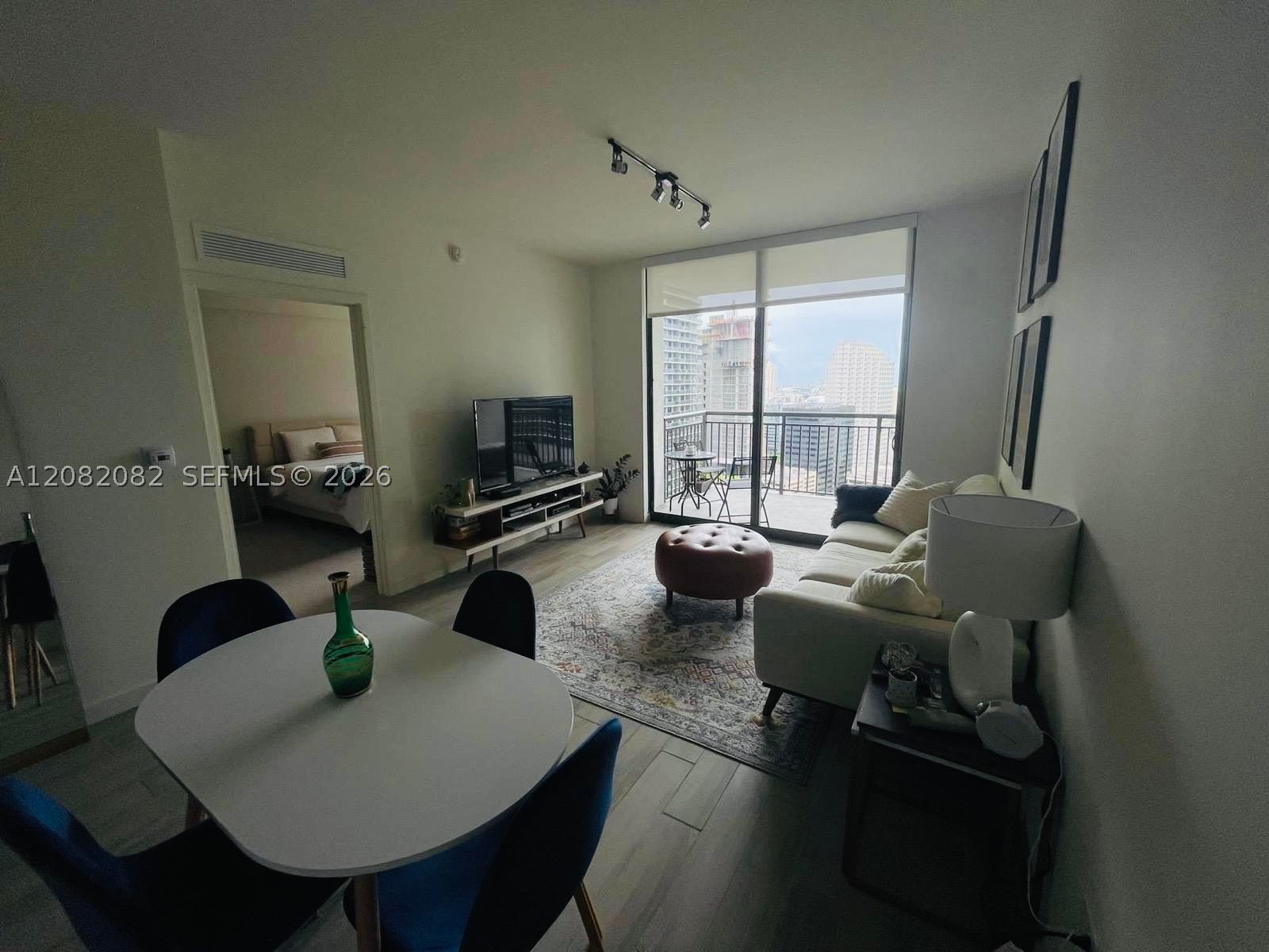 999 SW 1st AVE #2710, Miami FL 33130