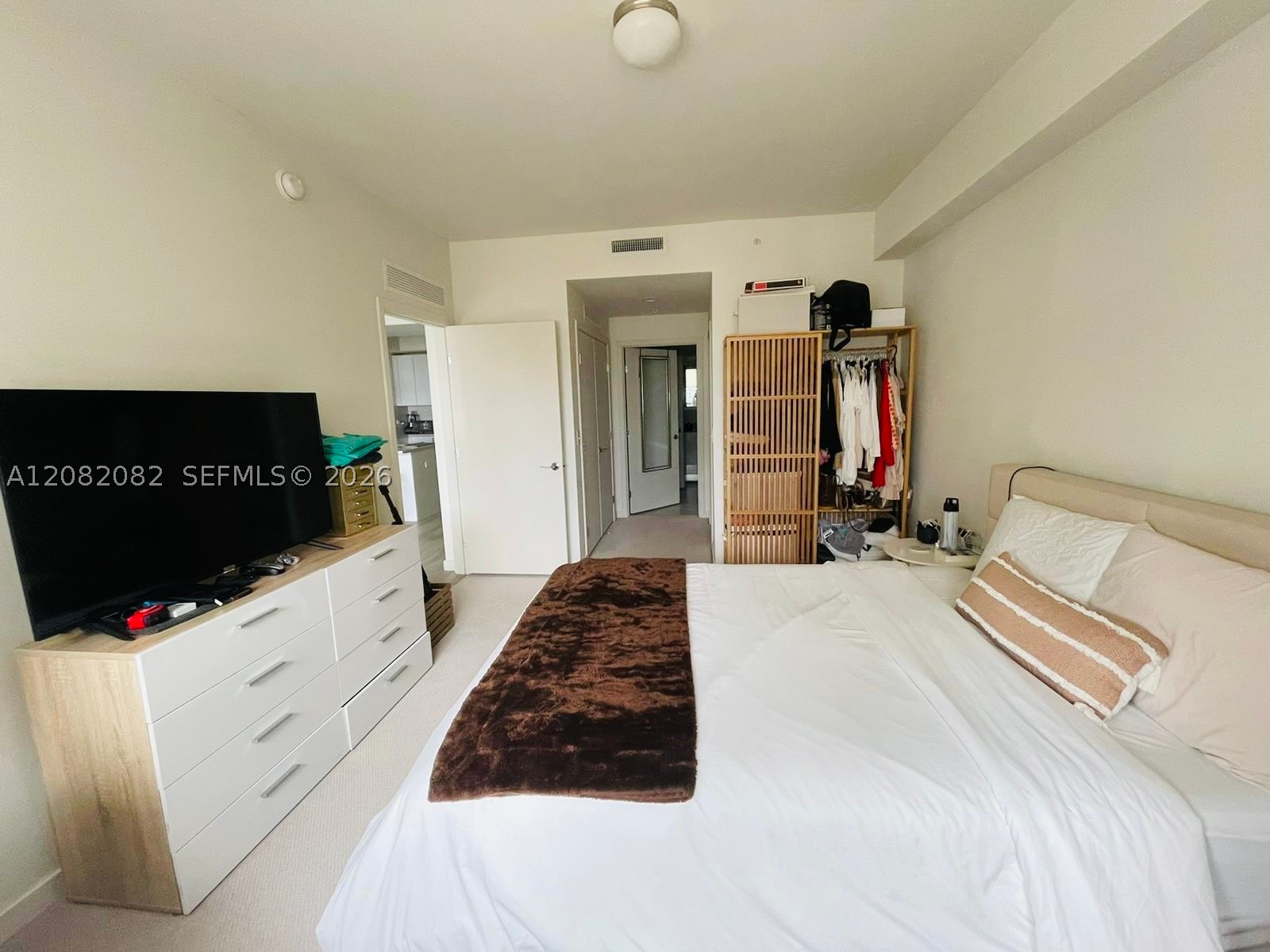 999 SW 1st AVE #2710, Miami FL 33130