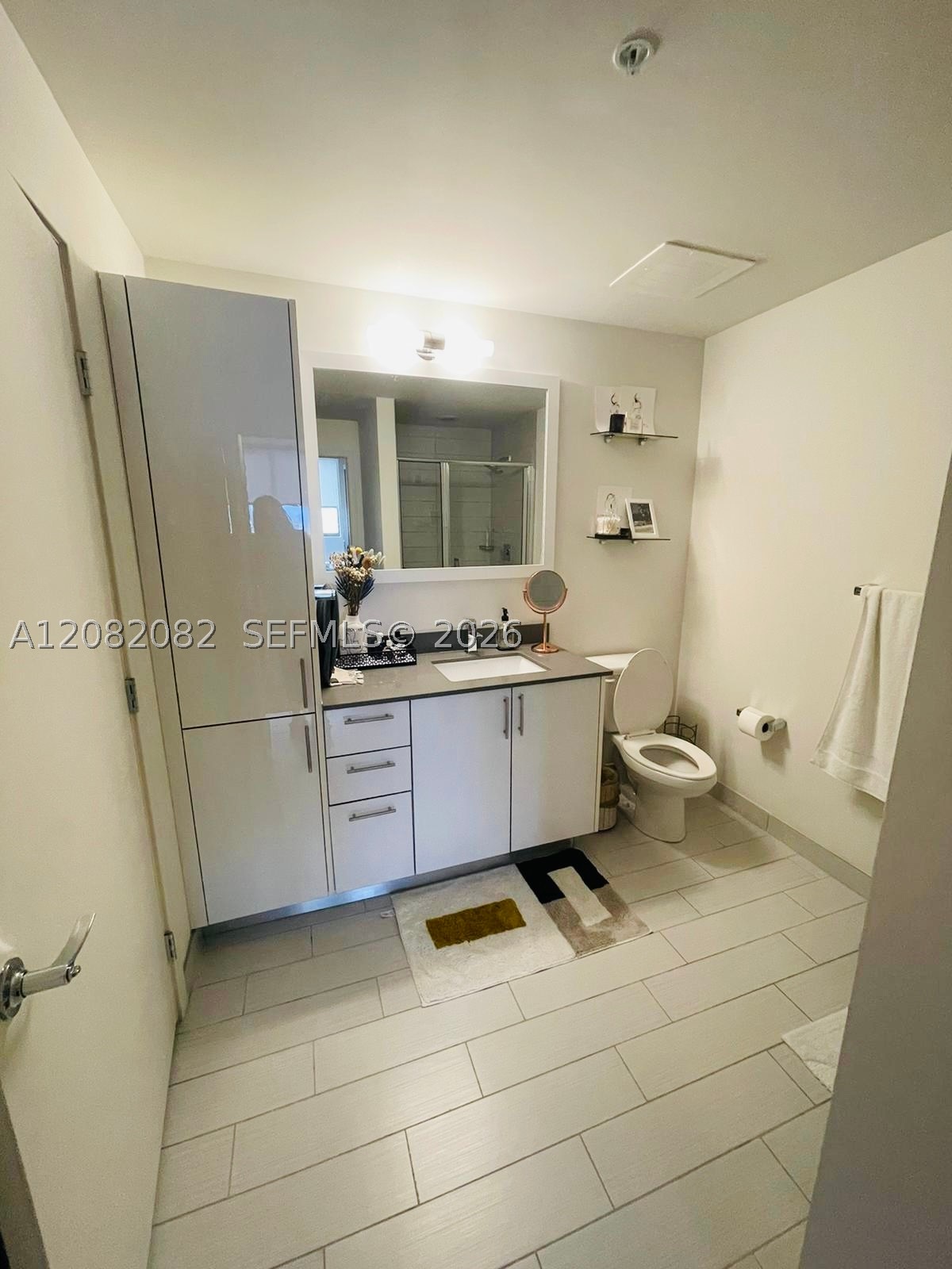 999 SW 1st AVE #2710, Miami FL 33130