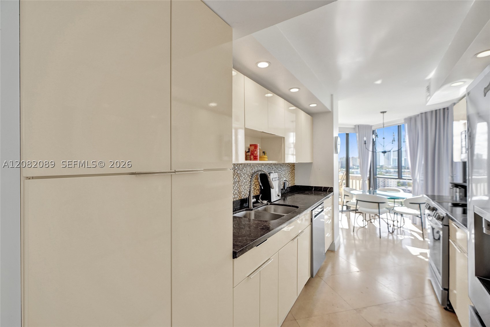 1000 E Island Blvd #1403, Aventura FL 33160