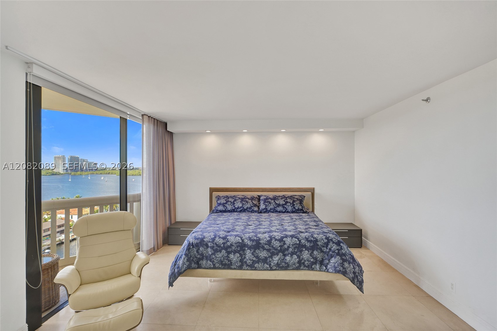 1000 E Island Blvd #1403, Aventura FL 33160