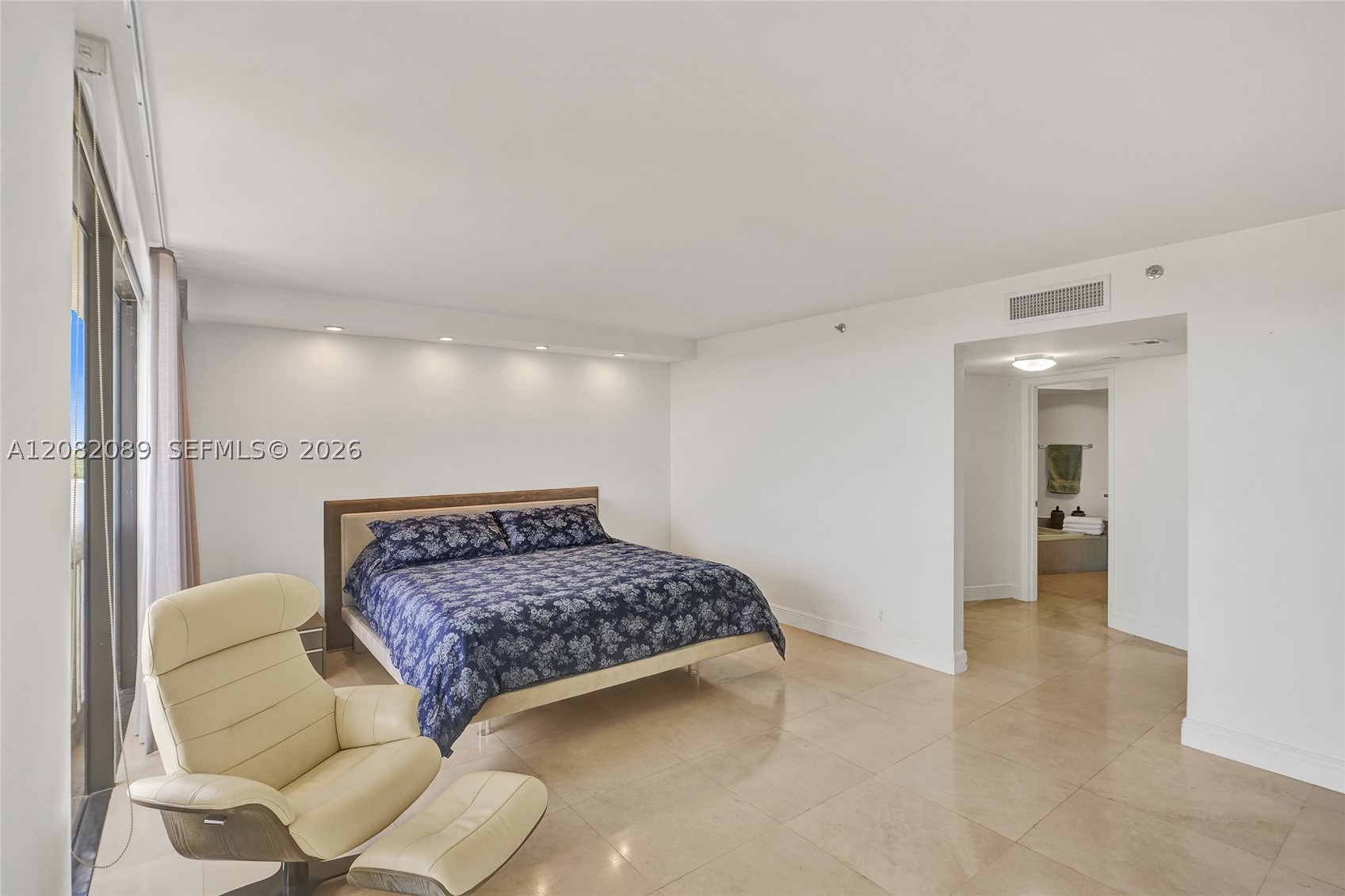 1000 E Island Blvd #1403, Aventura FL 33160